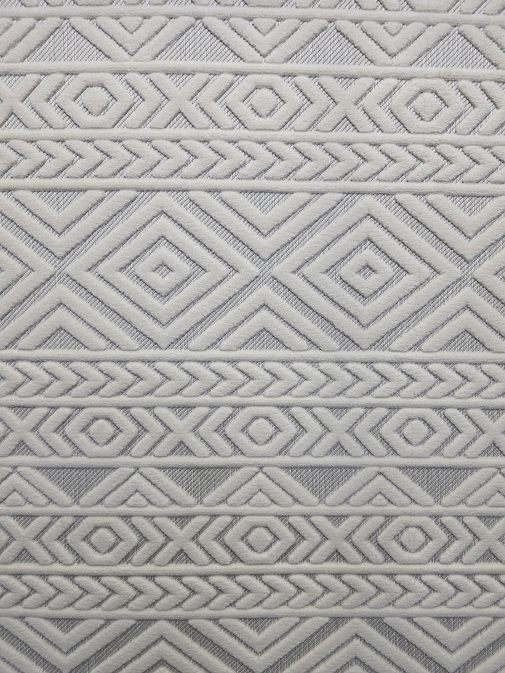 7103 3 2 luna rug mid view pattern detail white geometric carpet